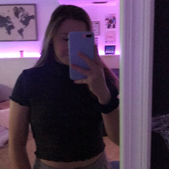 Short sleeve mock neck from forever 21 - Picture 4 of 4